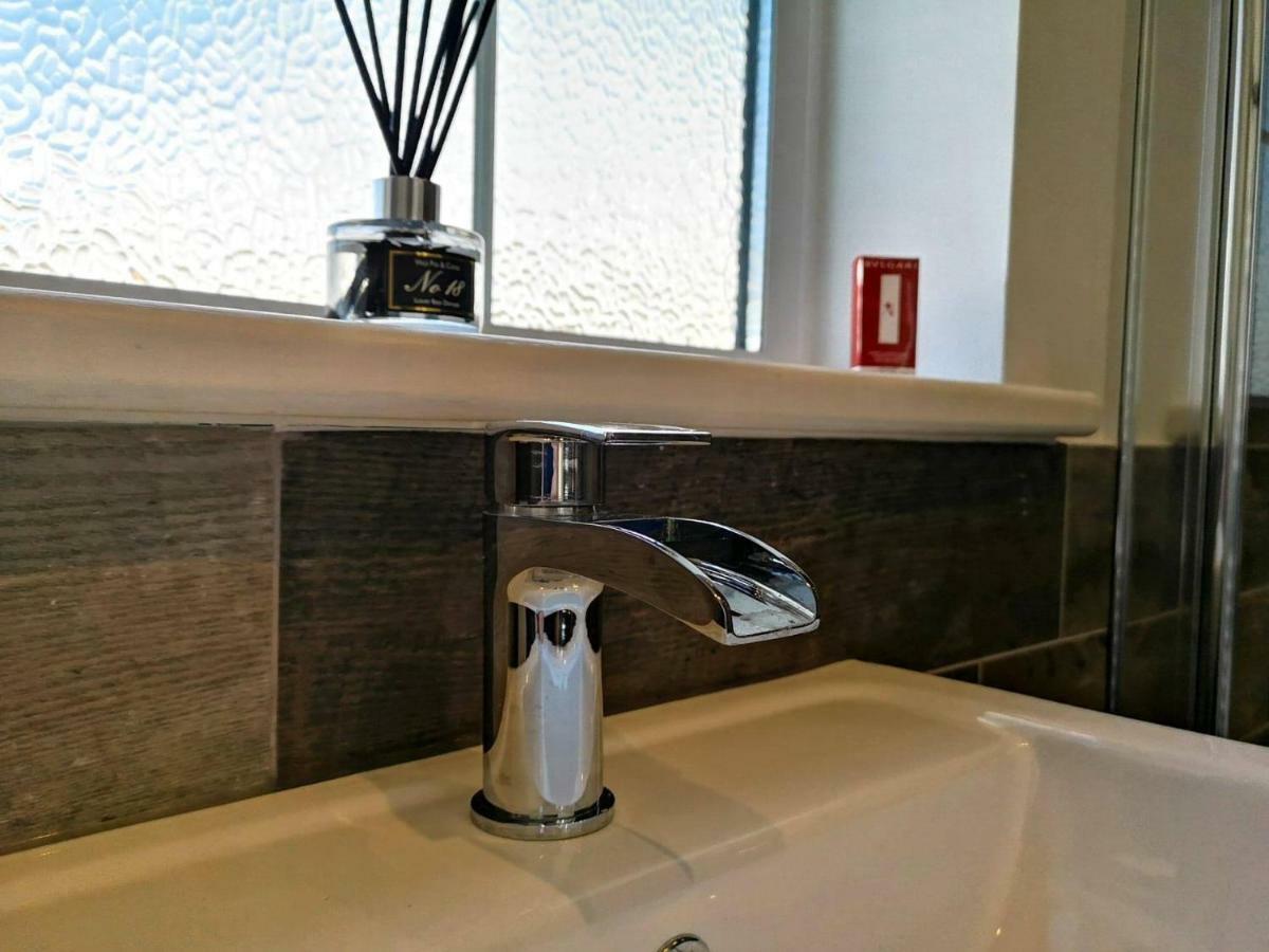 Guildford Town House Villa Bagian luar foto